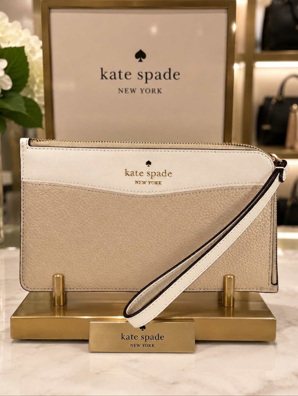 Kate Spade‎ New York Lucy Colorblock Beige White Wristlet Bag Wallet